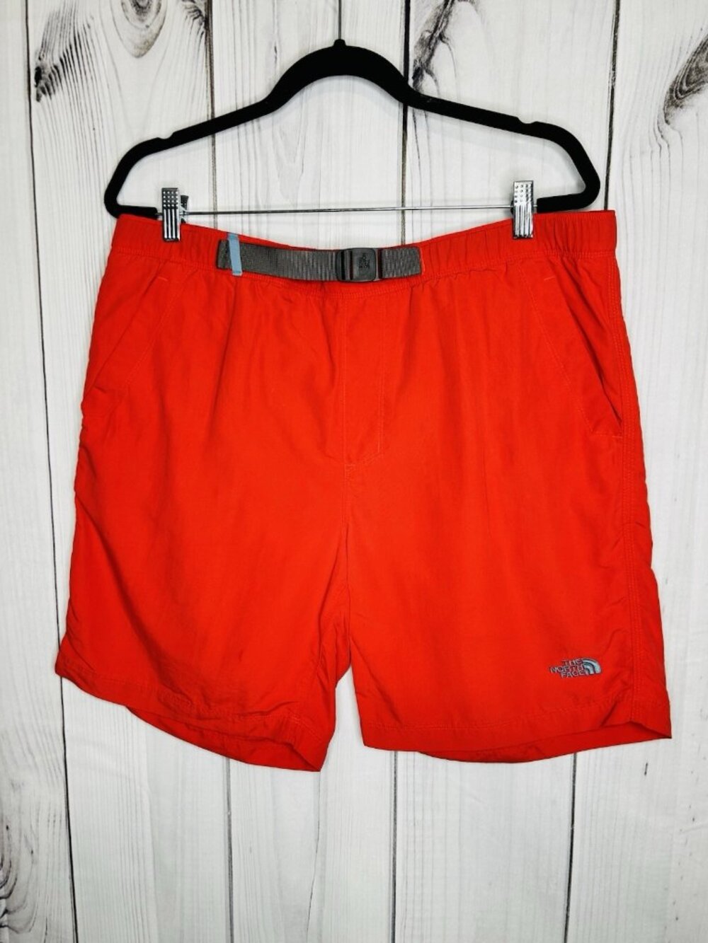 The North Face Men's Class V Belted Hike Shorts Size M Red Built-In Liner
